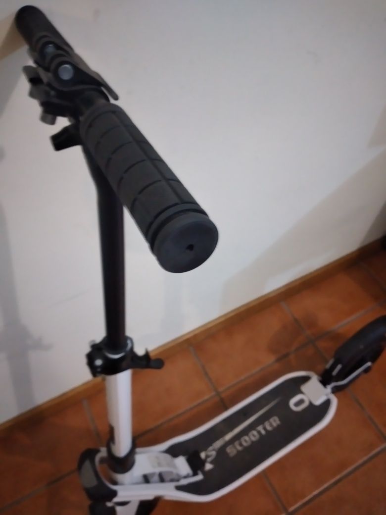Trotinete criança/ adulto