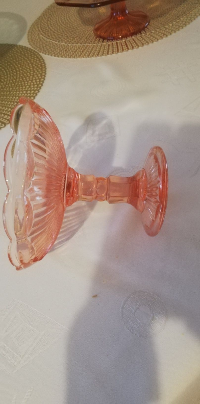 Bomboniera paterka Mała szklana antyk Huta Ząbkowice różowa