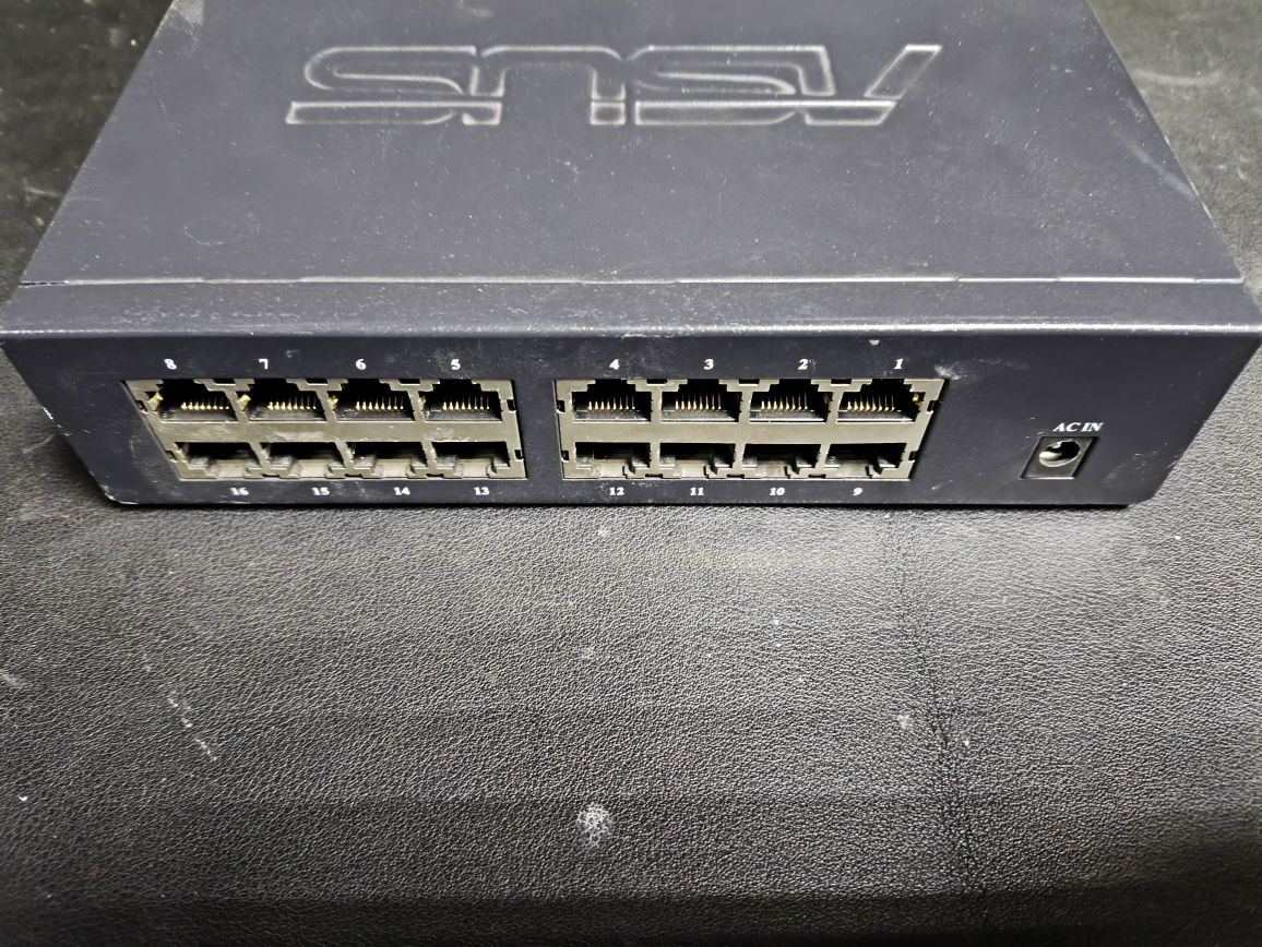Switch ASUS GigaX 1016D / G 16-Port 10/100 Fast Ethernet Network Switc