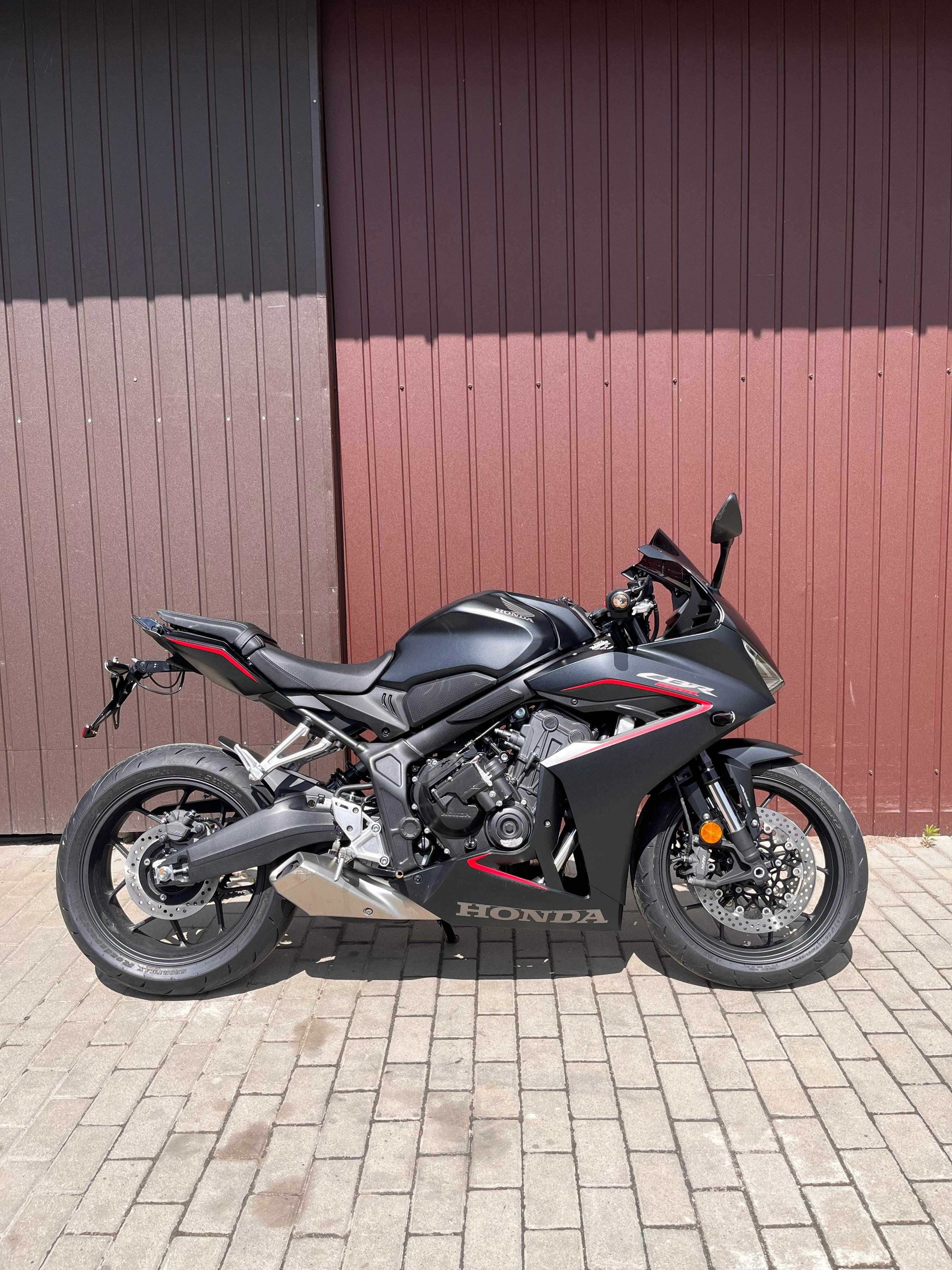 Honda CBR 650R E-Clutch • 2025 • NOWA • 2 km przebiegu