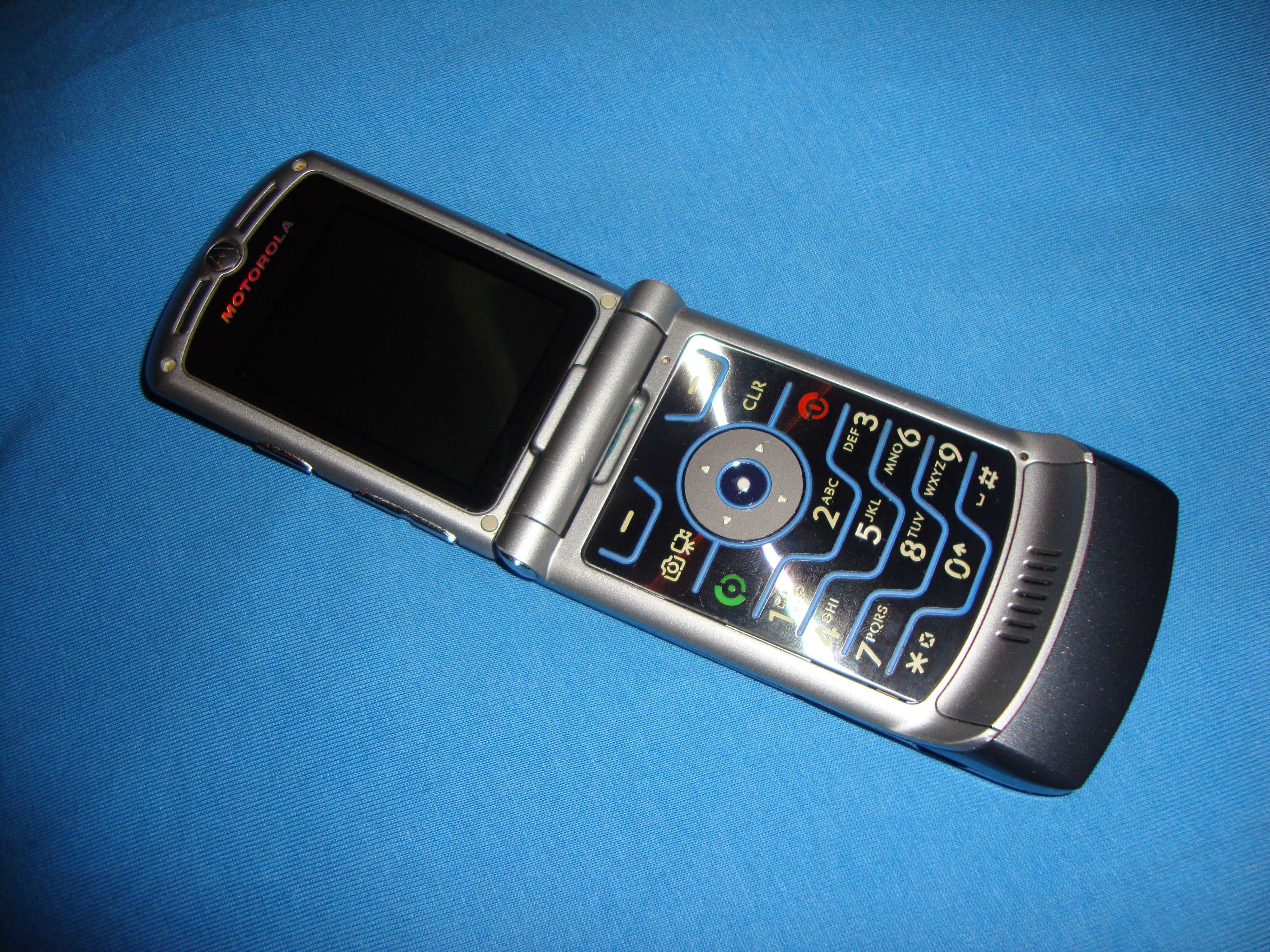 Мобильный телефон Motorola Razr V3c Verizone CDMA + Motorola L6