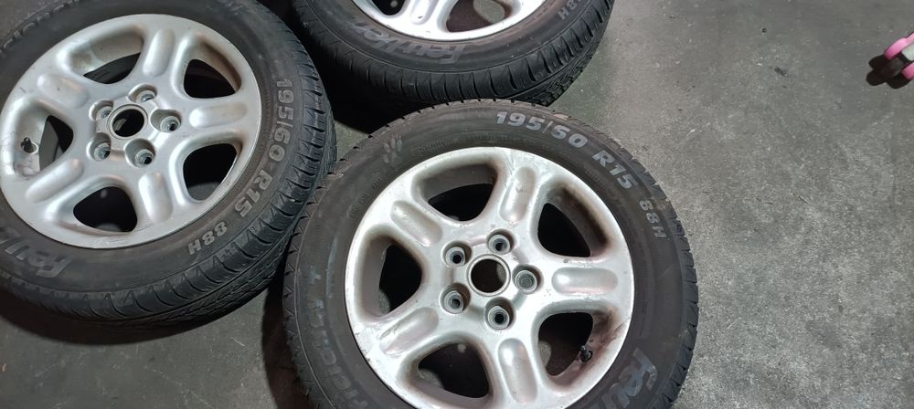 195/60 R15  mais jantes