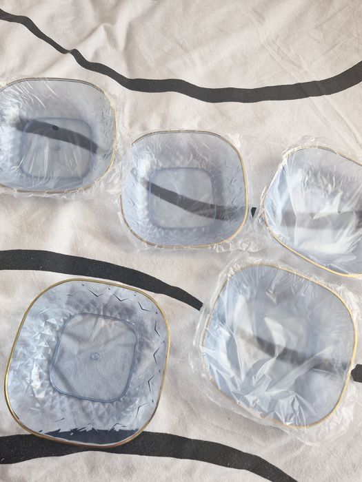 Miseczki 6sztuk niebieskie ozdobne złoty pasek