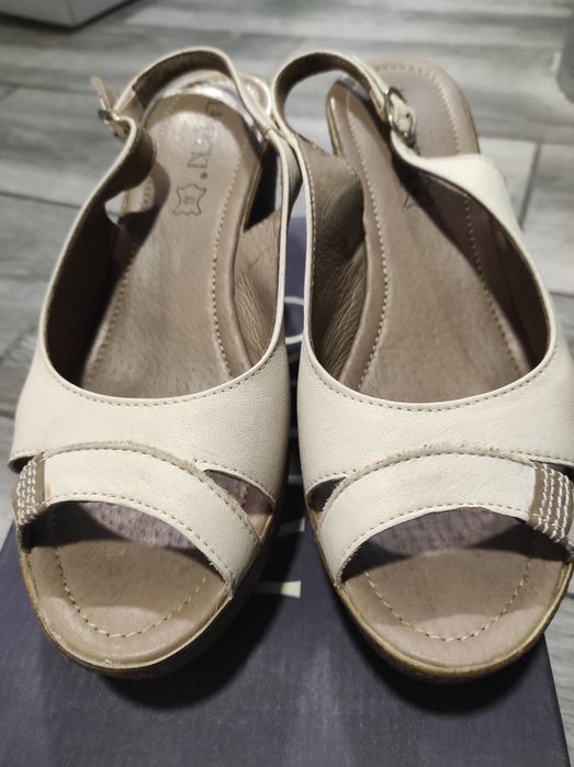 Buty damskie Lasocki 39