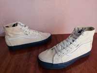 Кроси кеди фірми CONVERSE ALL STAR оригінал 

Розмір по бірці: 
EUR 42