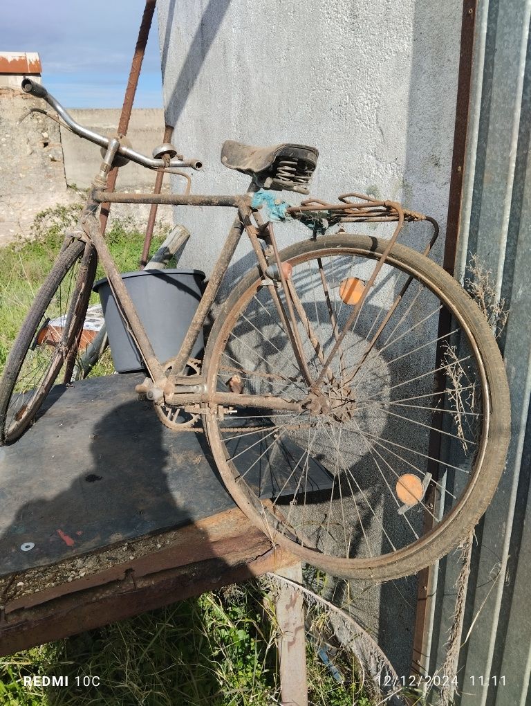 Bicicleta antiga pneus 28