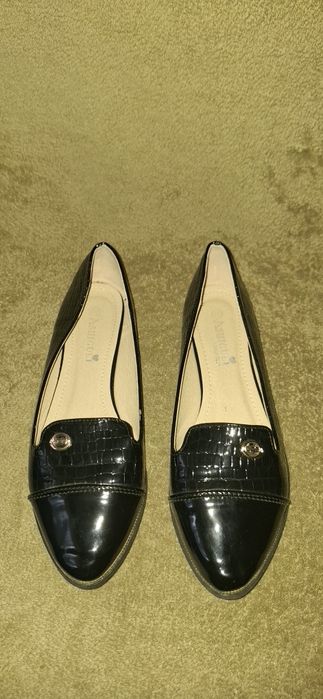 Жіночі  туфлі червоні та чорні