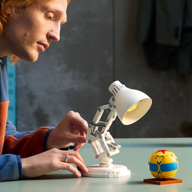 Конструктор LEGO Ideas Disney Pixar Luxo Jr (21357)