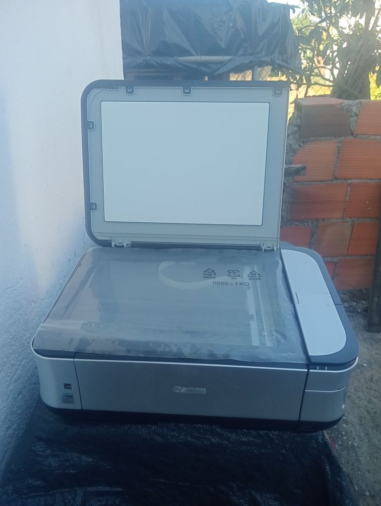 Fotocópiadora a trabalhar bem