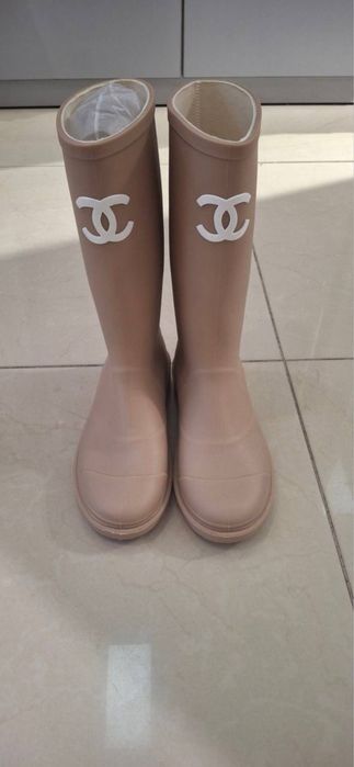 Продаю резиновые сапоги