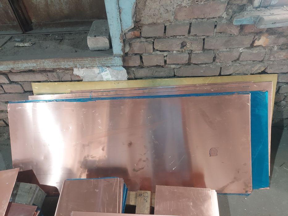 Продам медные  круги,листы медные и латуневый лист.