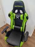 Vendo cadeira de gamer verde e preta MATRICS