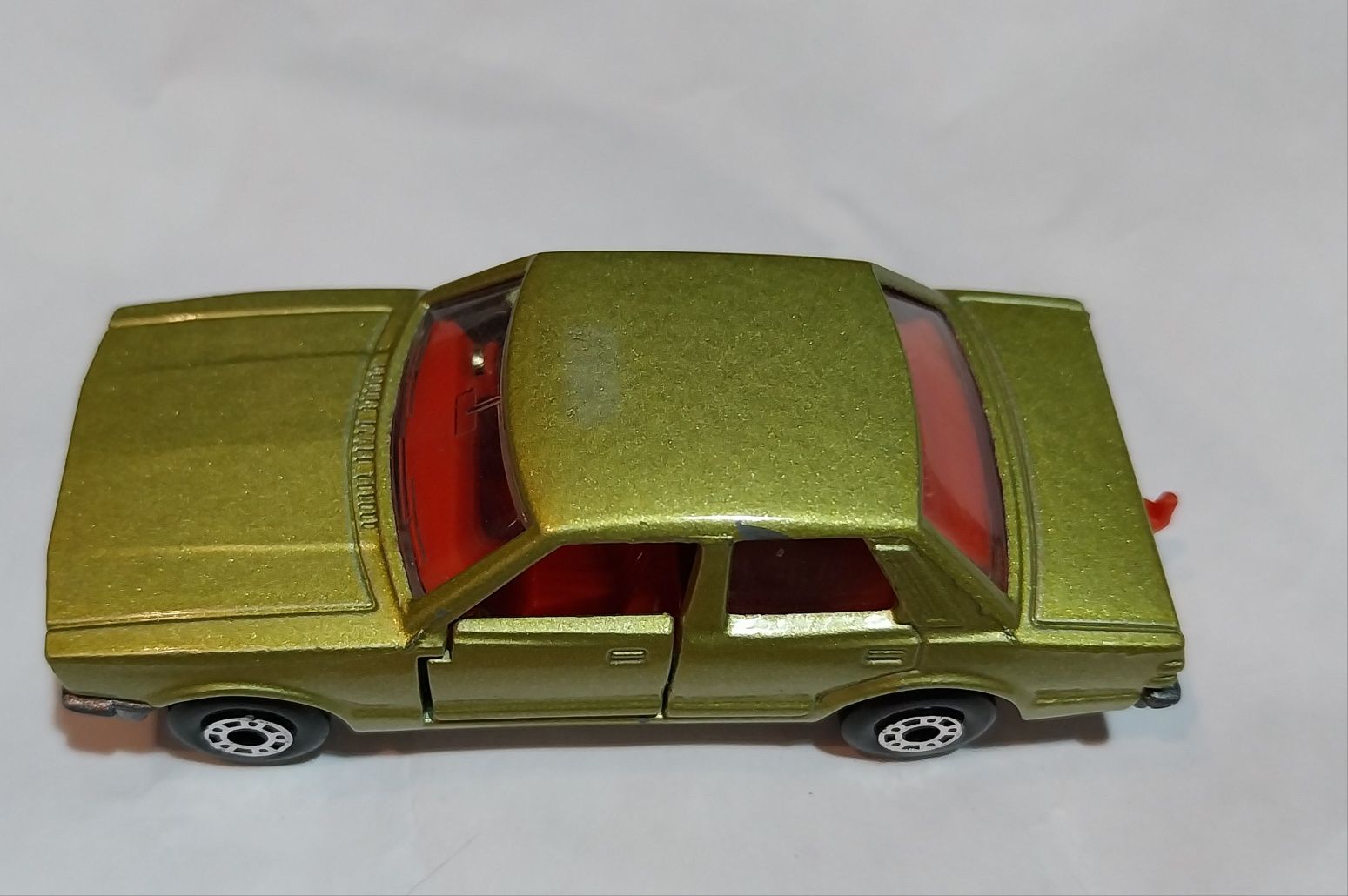 Miniatura antiga Matchbox Ford Cortina