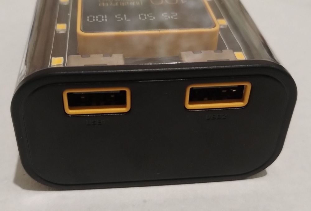 Павербанк 9000mah з акумуляторами, power bank
