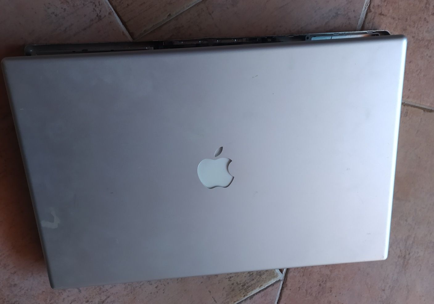 MacBook Pro 17' inch Apple - para peças -