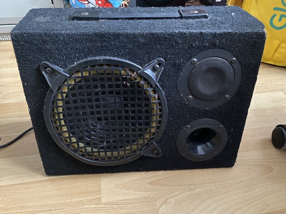 Tuba subwoofer samochodowy