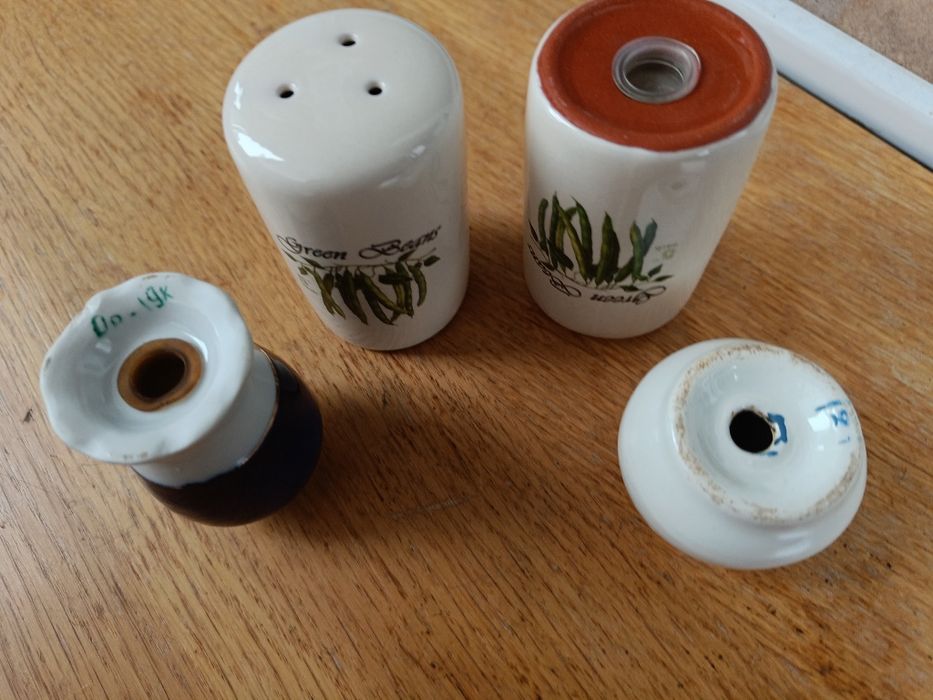 Спецовники петушок, перчики, УР,салфетница рыба.