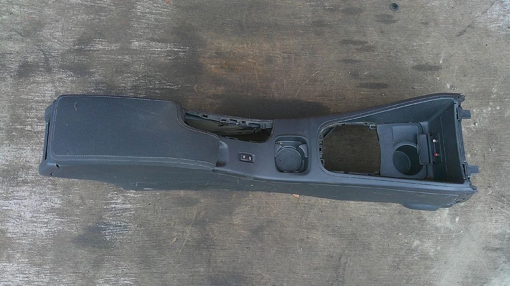 RENAULT MEGANE 3 III HB 5D PODŁOKIETNIK EUROPA