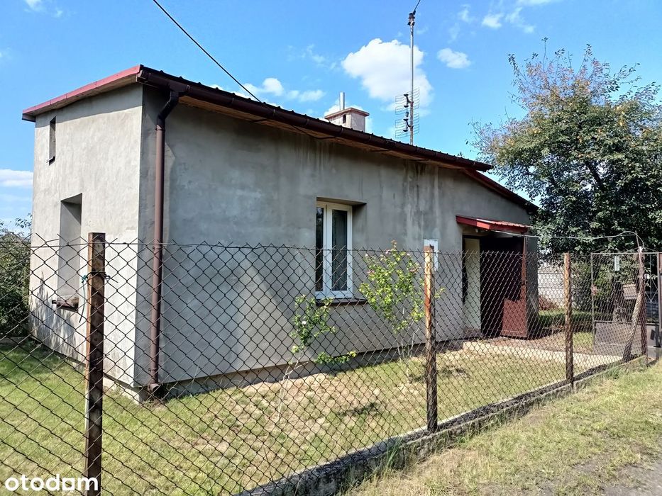 Działka budowlana z budynkiem do remontu lub wyburzenia - bezpośrednio