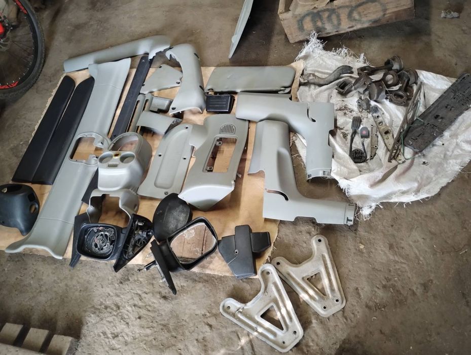 Продам пластик салона Renault kangoo