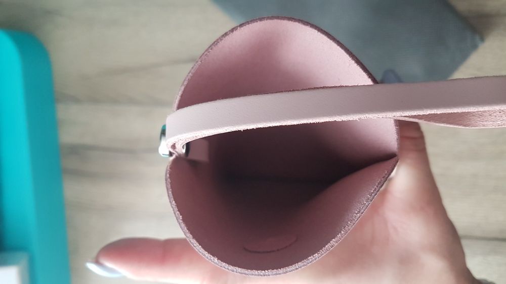 Futerał do telefonu batycki pudrowy róż, skóra