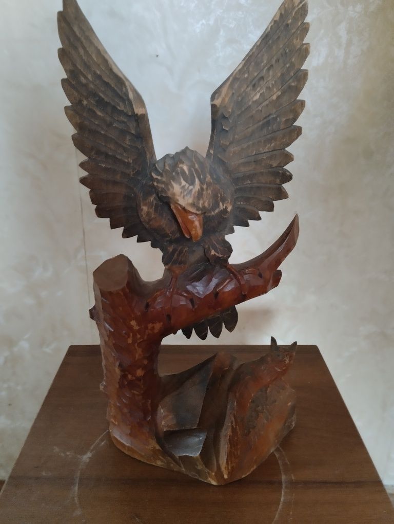 Статуэтка орёл деревянная