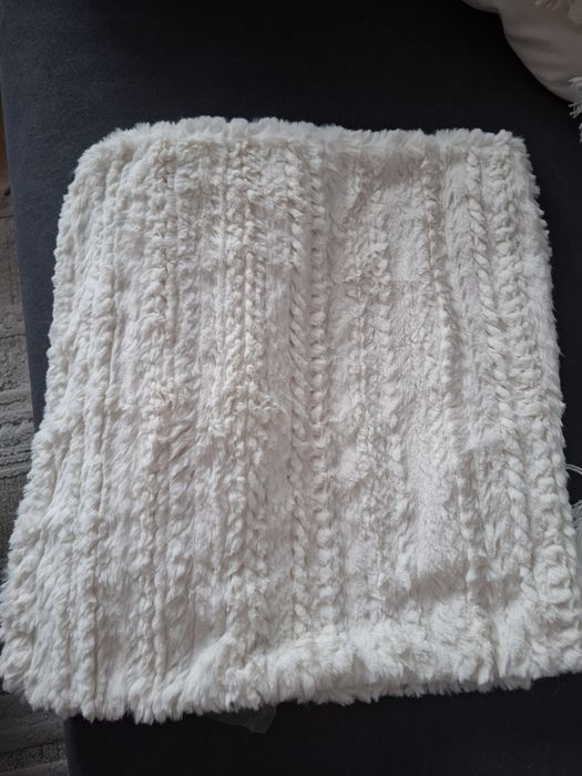 Nowe poszewki na poduszki, puszyste, 2 szt. 45 x 45 cm