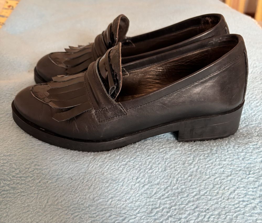 Mocassins pretos senhora 37