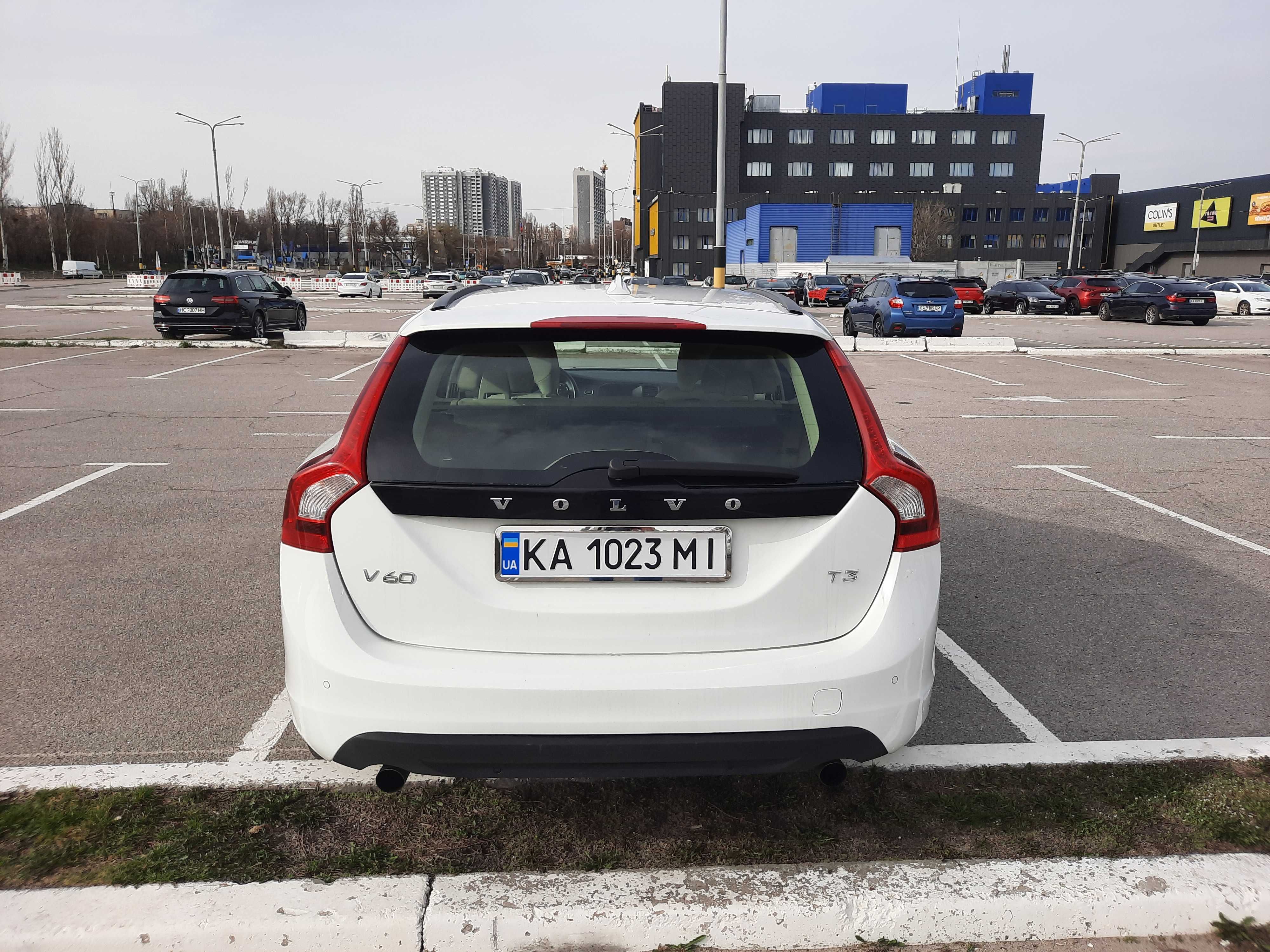 Volvo v60 2013 року