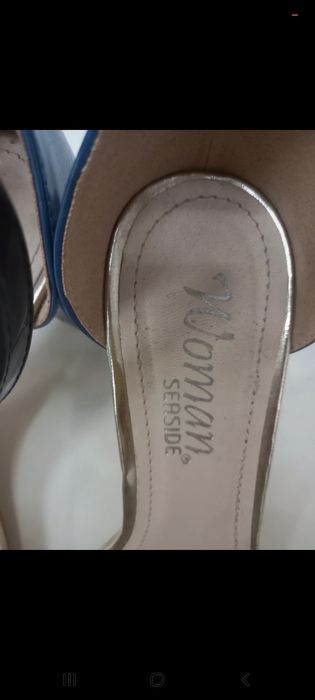 Sandálias  azuis e dourado seaside