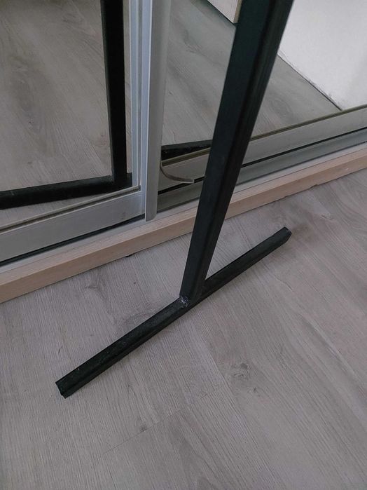 Стійка вішак для одягу