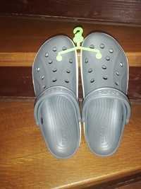 Продам удобную обувь CROCS