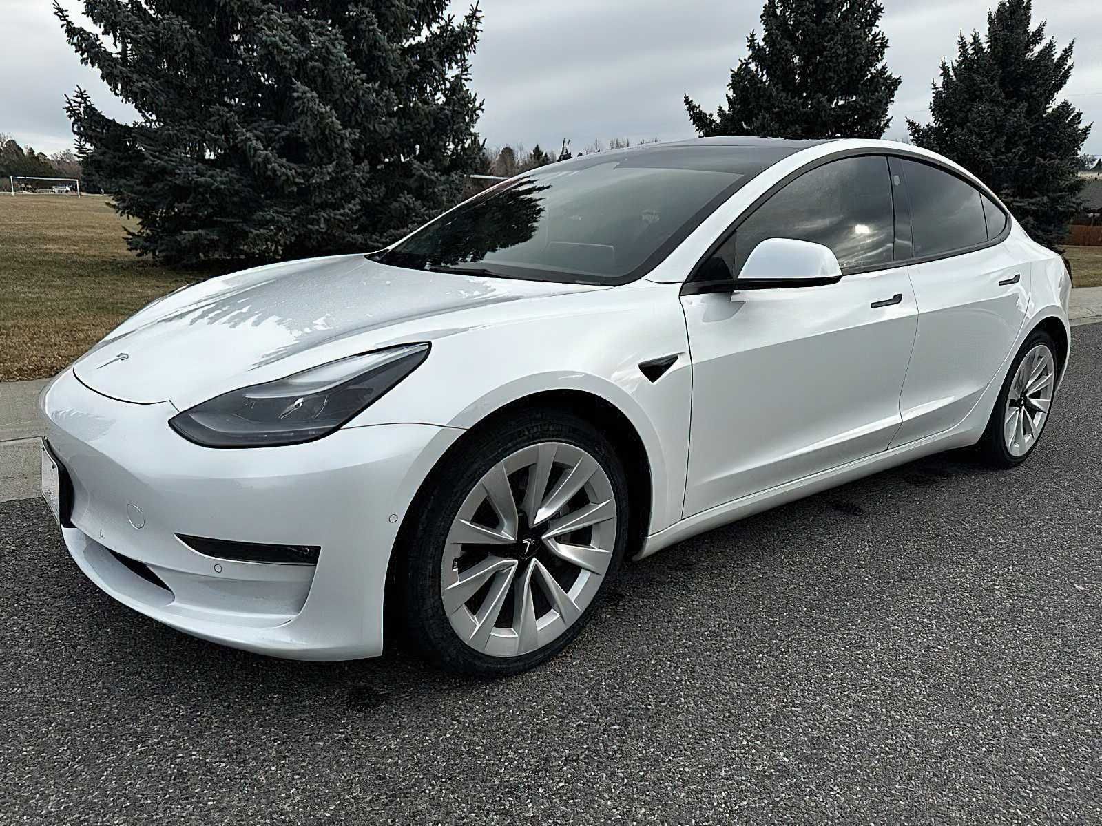 Tesla Model 3 2022