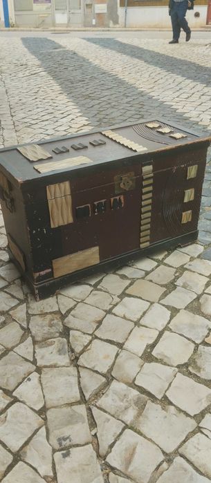 Bau de madeira Antigo...E muito mais
