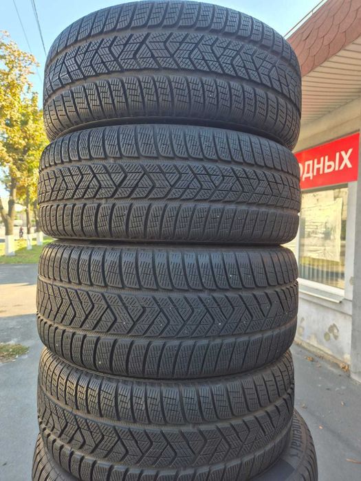 Комплект Зимових Шин Pirelli Winter Sottozero 3 235/55 R18