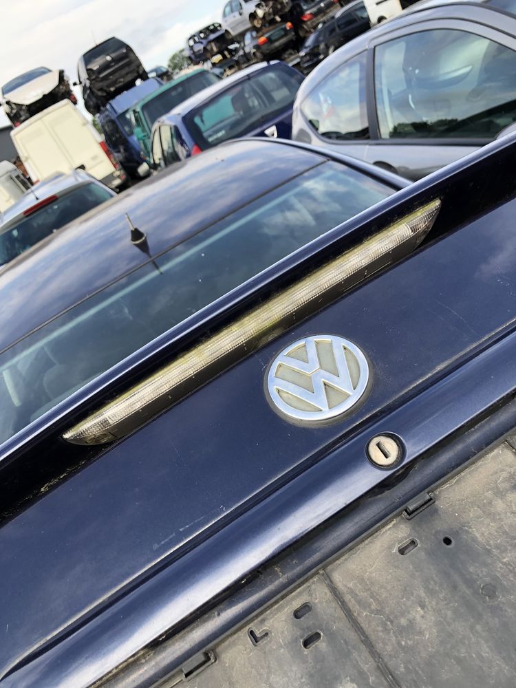 VW Passat B5 Sedan Klapa bagażnika tył + Lotka spoiler Led MS LN5Y