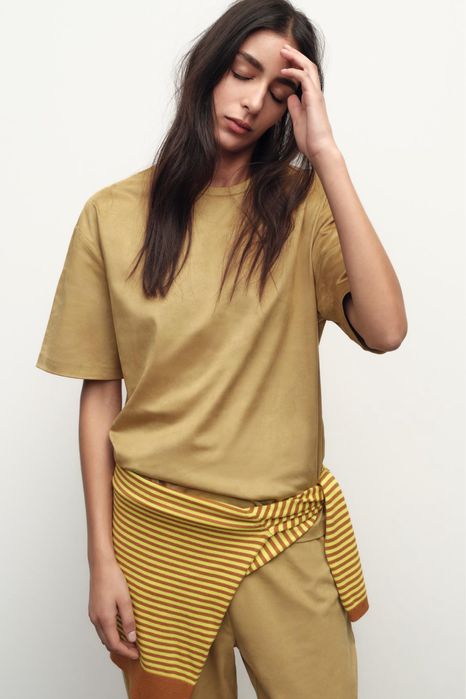 Стильний костюм зі штучної замші, бренд Zara