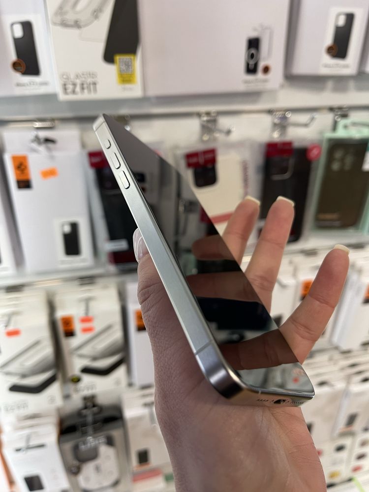 iPhone 15 Pro Max 256Gb white titanium - АКБ 93%, стан 5