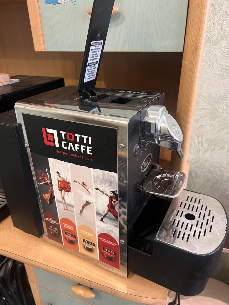 Продам капсульную кофемашину TOTTI CAFFE