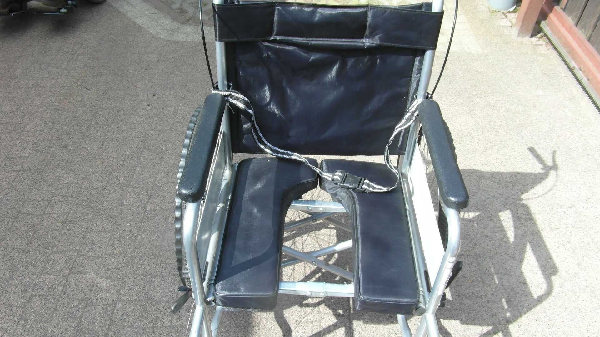 Wózek inwalidzki ręczny, składany.