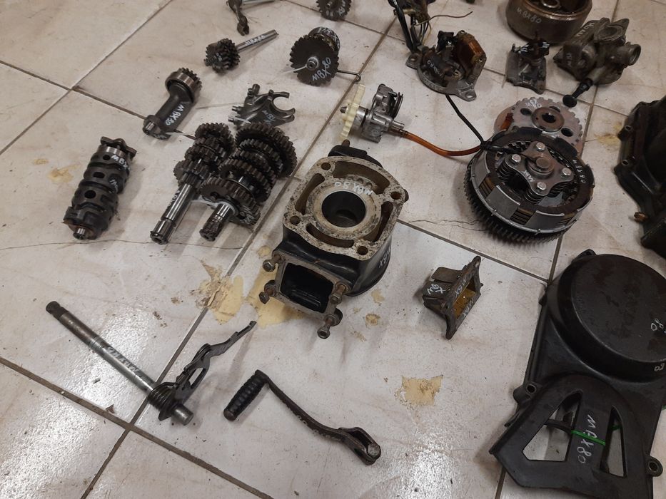 Honda MBX 80 silnik HC04E części mtx mt sprzęgło wał kapa skrzynia