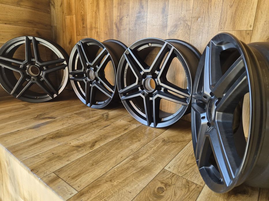 Alufelgi Uniwheels 17 cali 5x112 et45 7,5j Czarny mat stan Idealny