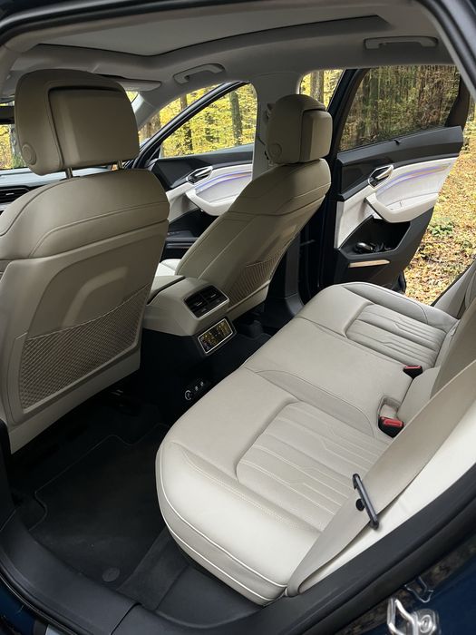 Audi e-tron 55 quattro prestige 2019 року