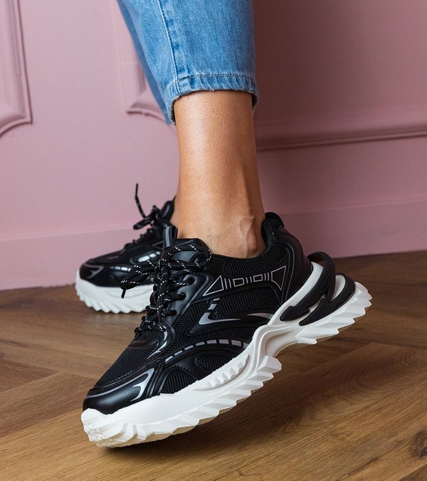 Czarne sneakersy sportowe na grubej podeszwie Lirana