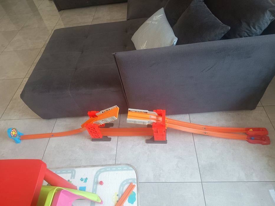 Wyrzutnia hot wheels tor elektryczny