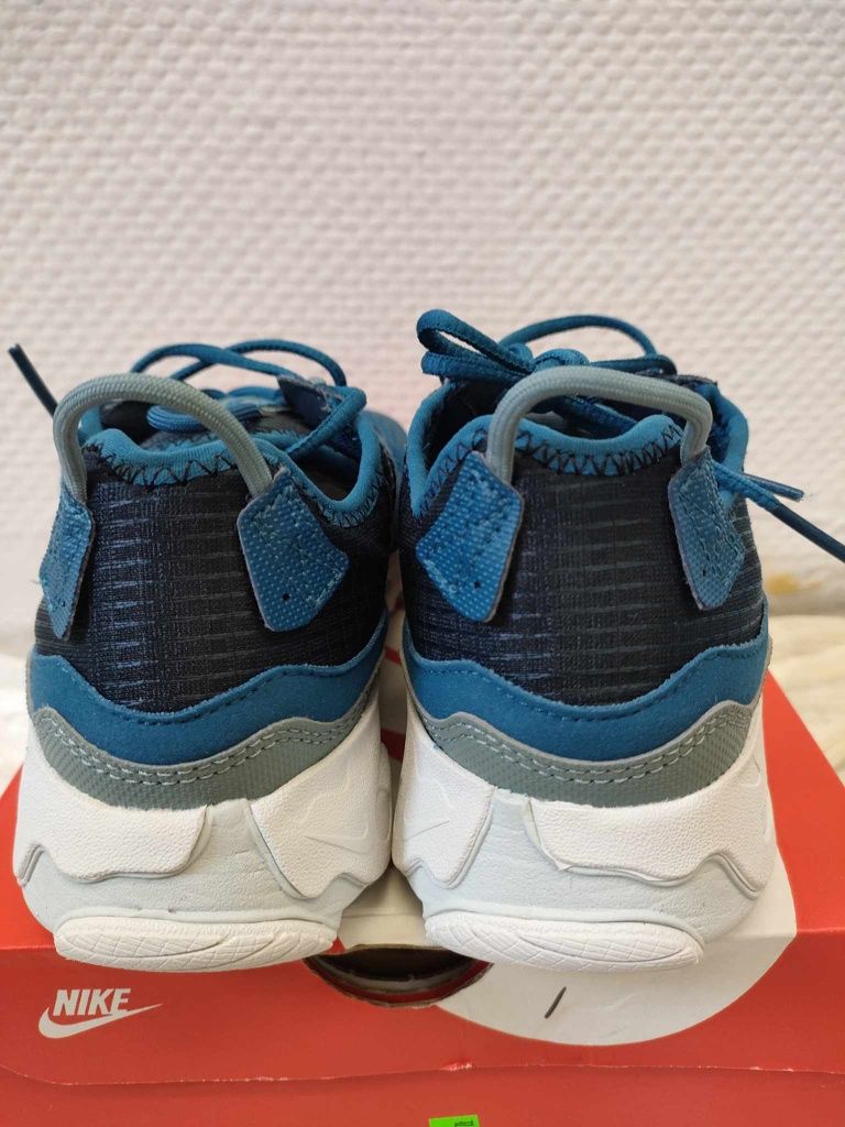 Buty Nike React live