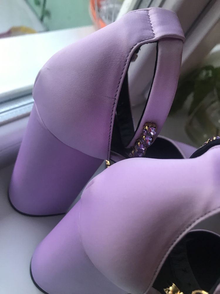 Туфлі Versace