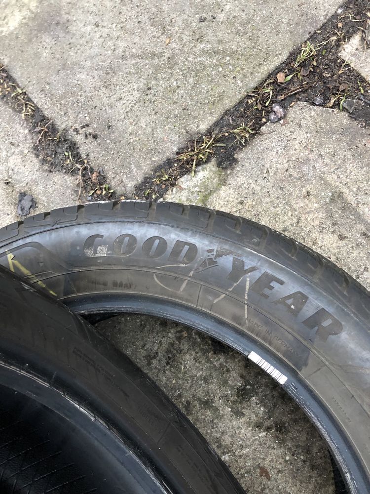 Goodyear UltraGrip Performance+ SUV 225/60/18 104V