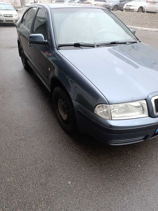 Продам свій автомобіль Skoda Octavia Tur 2005