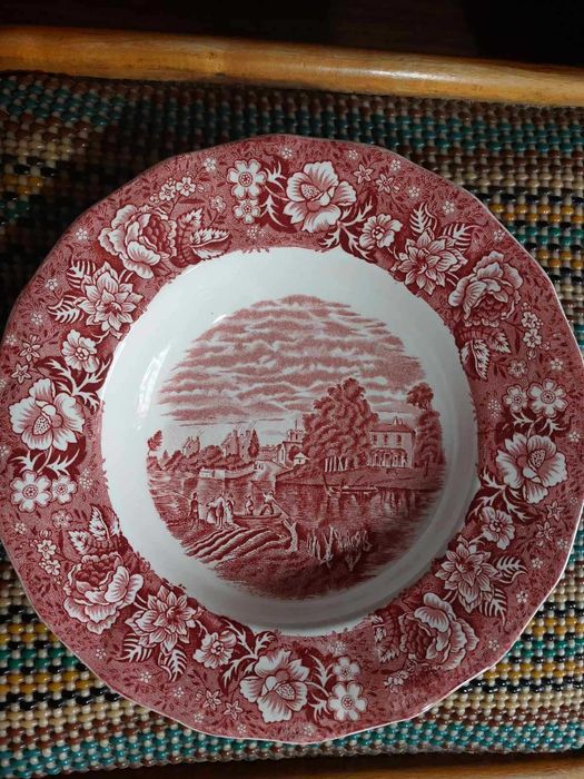 Фарфоровая Суповая тарелка и Wedgwood (Старая Англия )